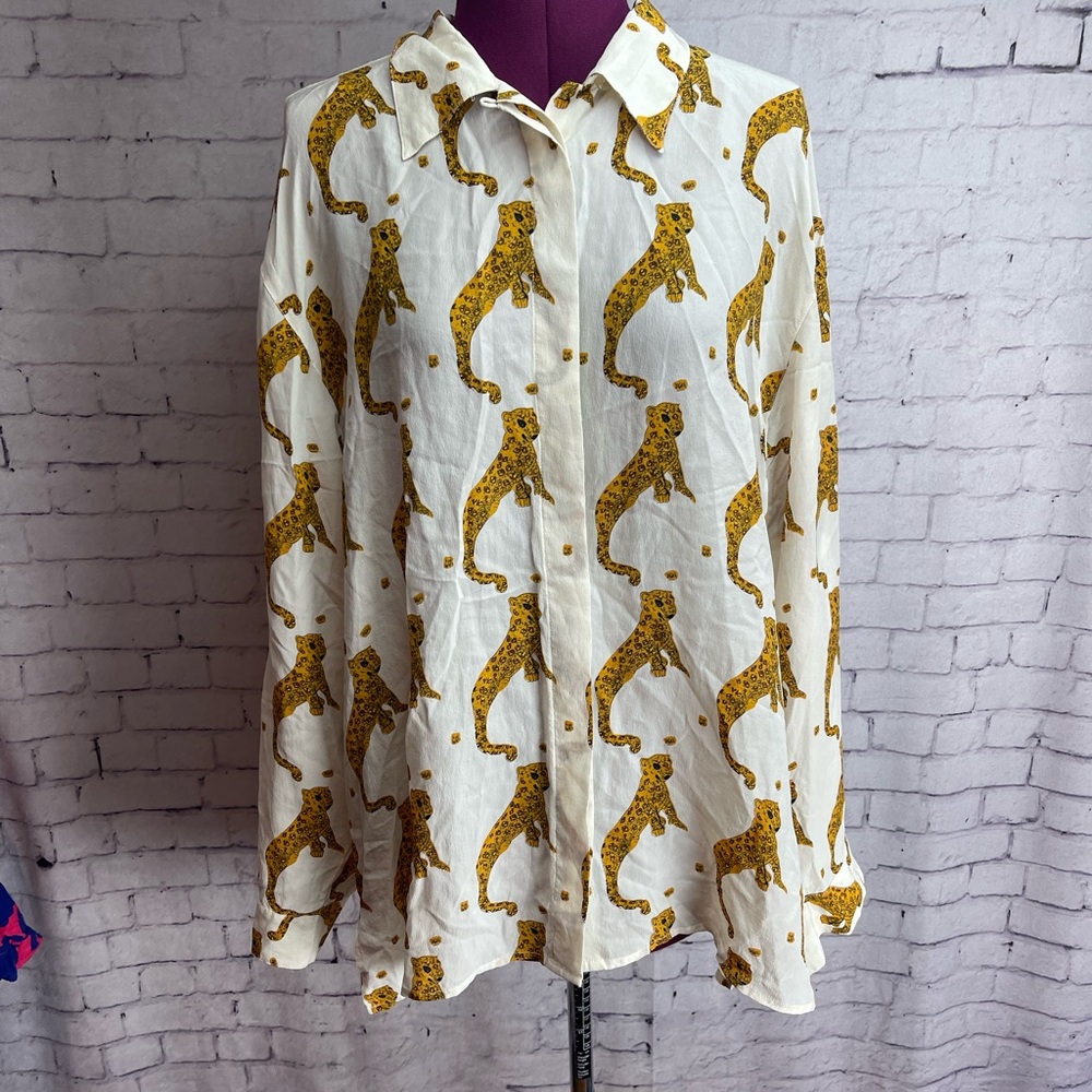 Piano long sleeve silk blouse size 0X cream with leopard animal print